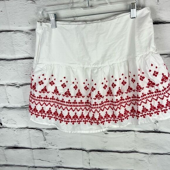 Vineyard Vines Women's Size 8 White Mini Skirt Red Embroidery Casual - Picture 6 of 9